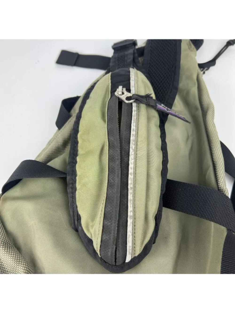 Patagonia Sling Pack Crossbody Backpack Hiking Travel Olive